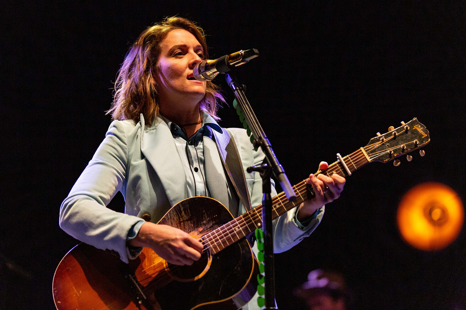 Joni Mitchell makes rare public appearance at Brandi Carlile ‘Blue