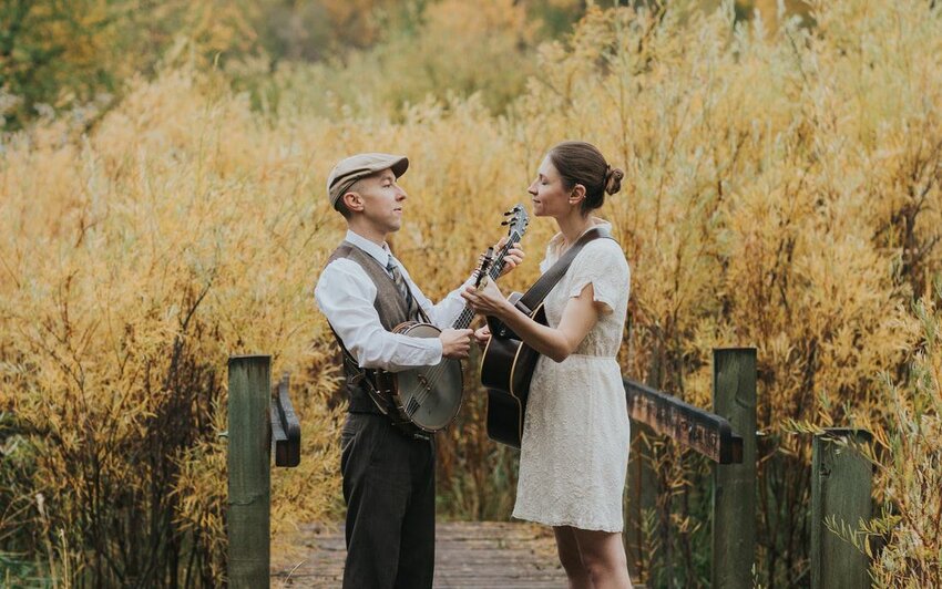 Acclaimed Folk Duo Ordinary Elephant will perform on Friday, Sept. 20, at Cruces Creatives.