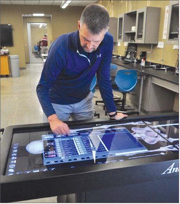 Digital cadaver lets students visualize anatomy clearly | Las Cruces ...