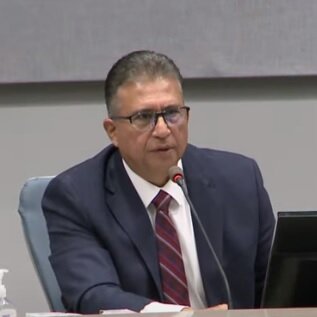 Las Cruces Mayor Eric Enriquez chairs his first city council meeting since taking office, on Jan. 2.