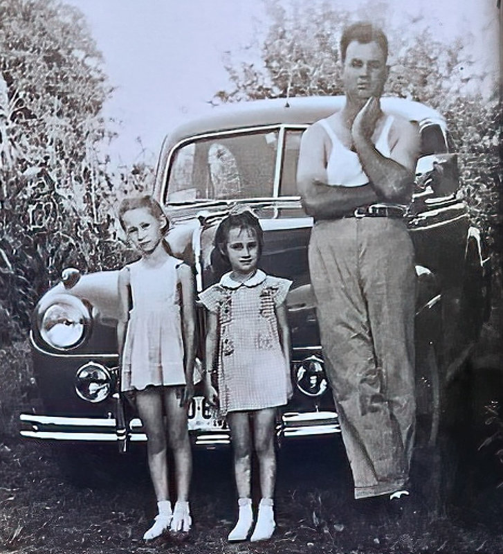 John Emde, Larry Sheffield’s grandfather, and mother, Jane, in the middle.