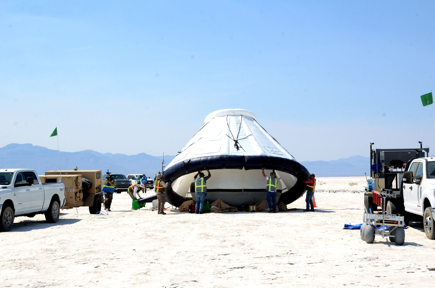 White Sands Missile Range personnel supporting NASA and
Boeing's Orbital Flight Test-2 (OFT-2) landing and recovery of the Starliner spacecraft participated in a Mission Dress Rehearsal on May 18, 2022 at White Sands Space Harbor.
