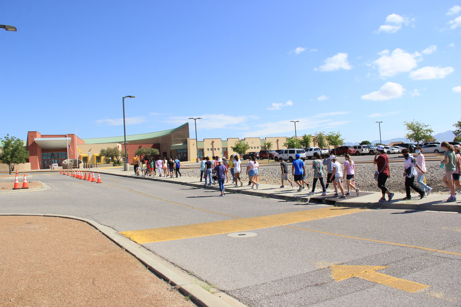 Sonoma Elementary Students walk to school