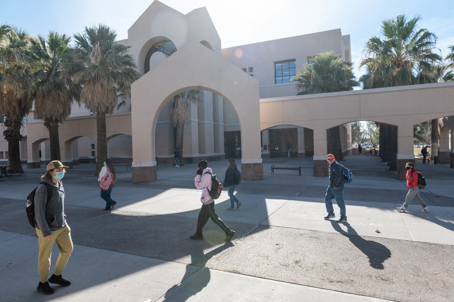 NMSU Students return to campus for the Spring 2022 semester. (January 12, 2022. (NMSU photo by Josh Bachman)