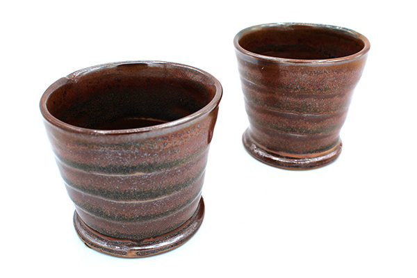 Doug Casebeer Wood-fired set of 2 cups
Thrown high fire stoneware 3.5”wide 3” tall
Doug Casebeer has directed the ceramics and sculpture programs at Anderson Ranch Arts Center in Colorado since 1985. Doug teaches and exhibits worldwide.
Artist information at www.dougcasebeer.com/about