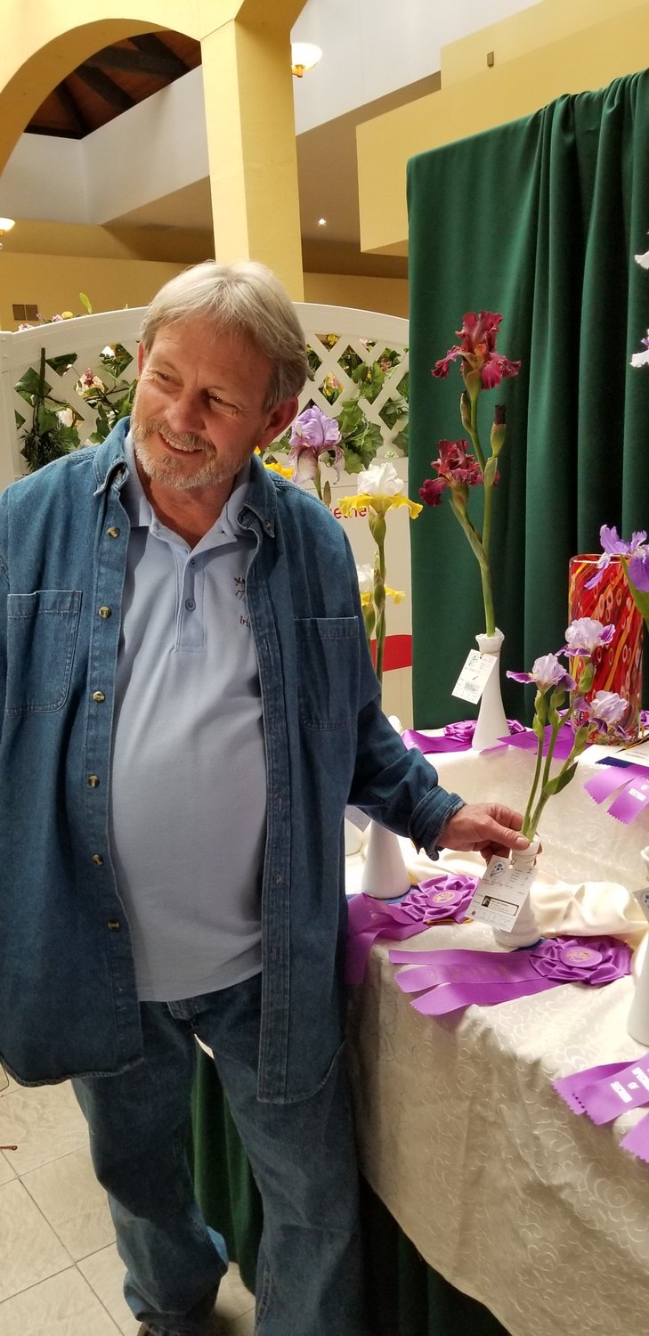 Roy Covey awarded Best in Section rosette in the 2019 Mesilla Valley Iris Society show held at Mesilla Valley Mall.