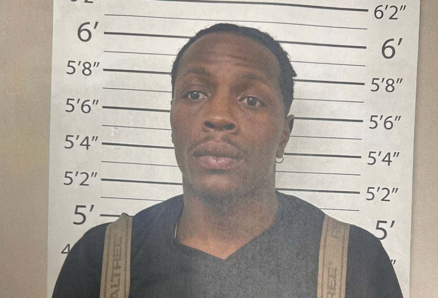 Police arrest man with gun, drugs - Vimarsana News