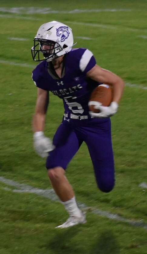 Sean Matthes carrying the ball