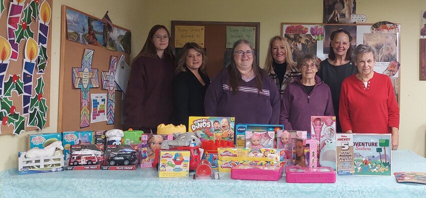Pictured left to right: Ariel Nelson, Tracey Nelson, Jody Durow, Kelly Barker, Dora Hellerud, Jane Hanson, Joyce Greer