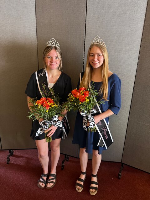 Left to Right: Elyssa Robinson and Josie Sauder