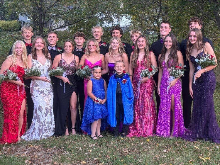 Congratulations to Queen Breanna and King Anders! ZM Cougars! - Mazeppa ...