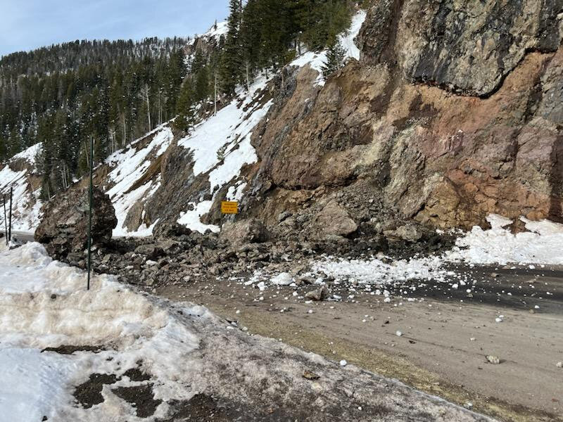 Closure in place after rock fall covers U.S. 160 on Wolf Creek Pass - Vimarsana News