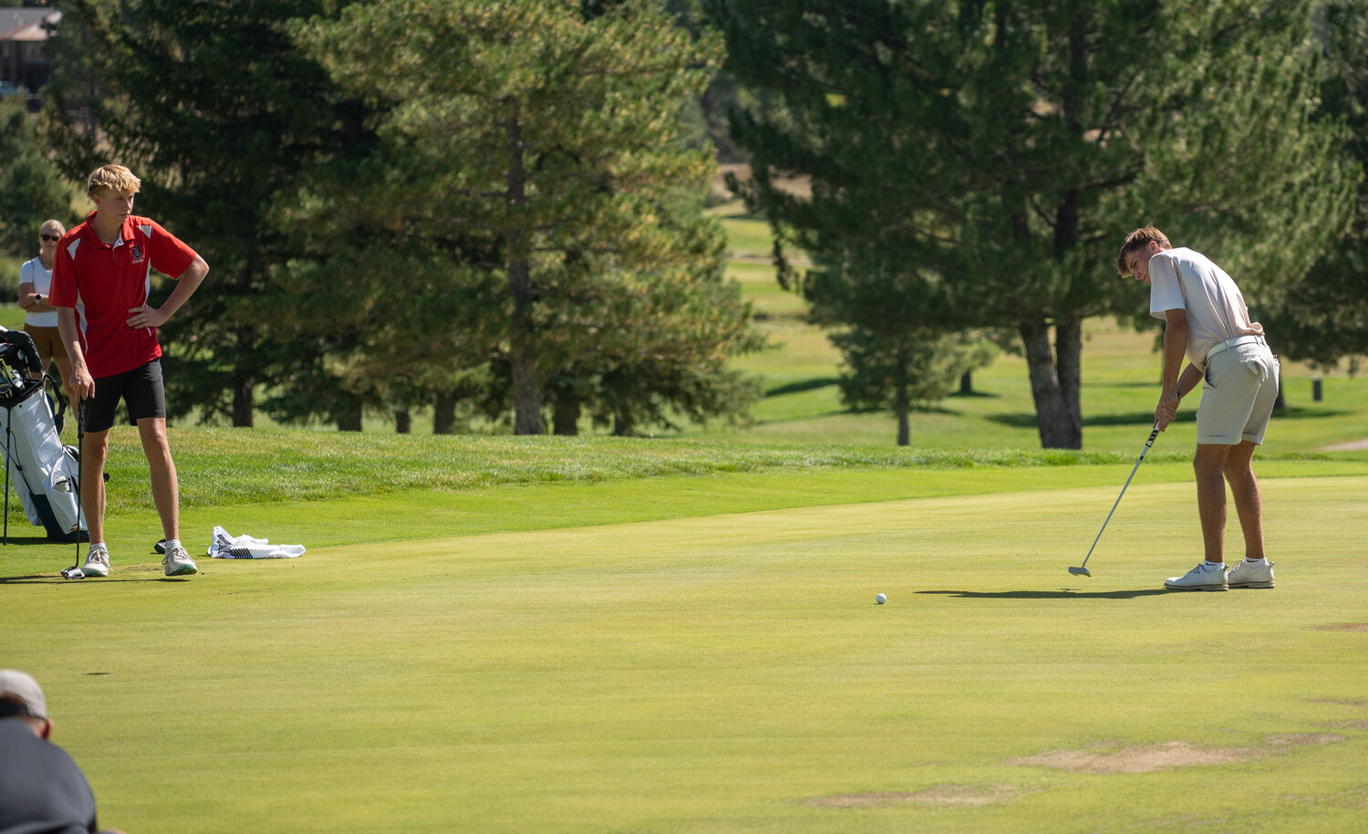 Pirate Jonathon Smith sends a put during Tuesday&rsquo;s home tournament. The team took second on the day, with Smith taking first.