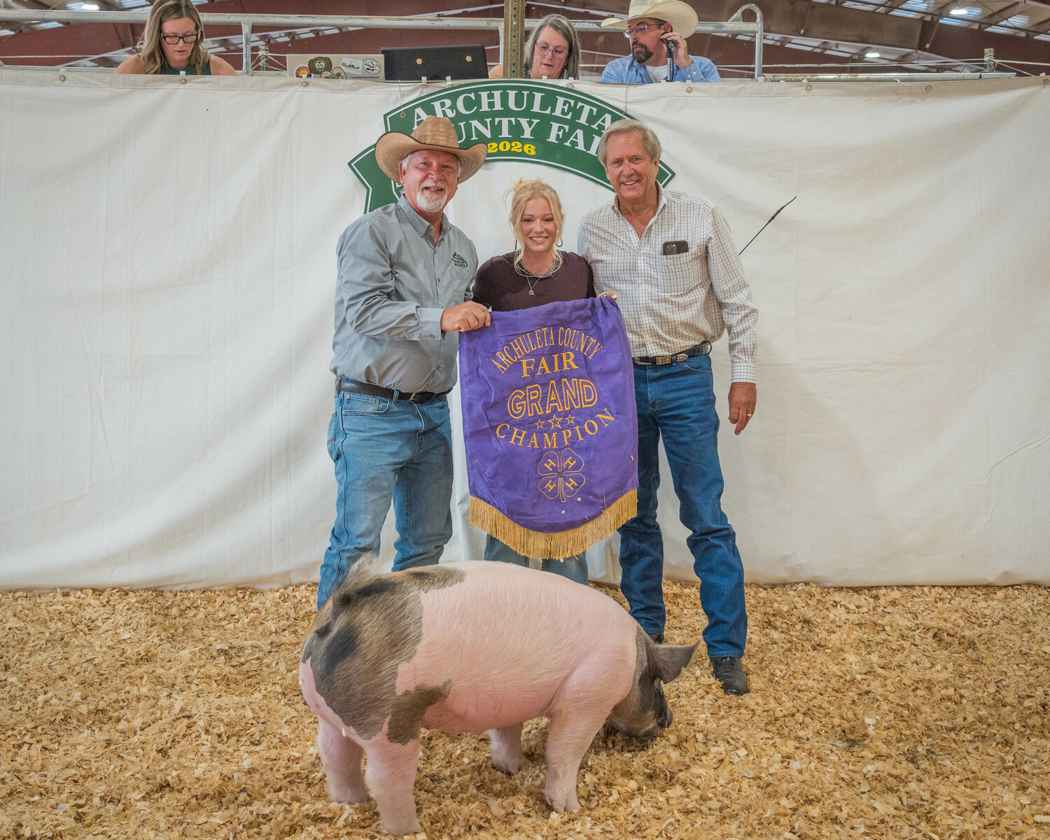 Madison DeClark, grand champion market swine