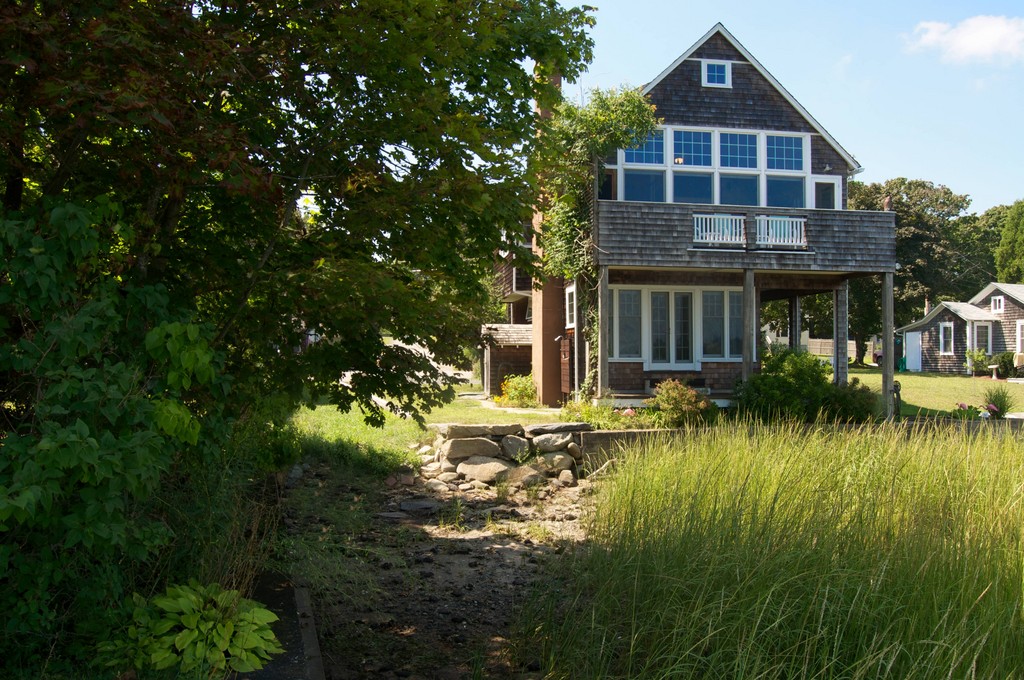 Waterfront Living in Bristol So Rhode Island