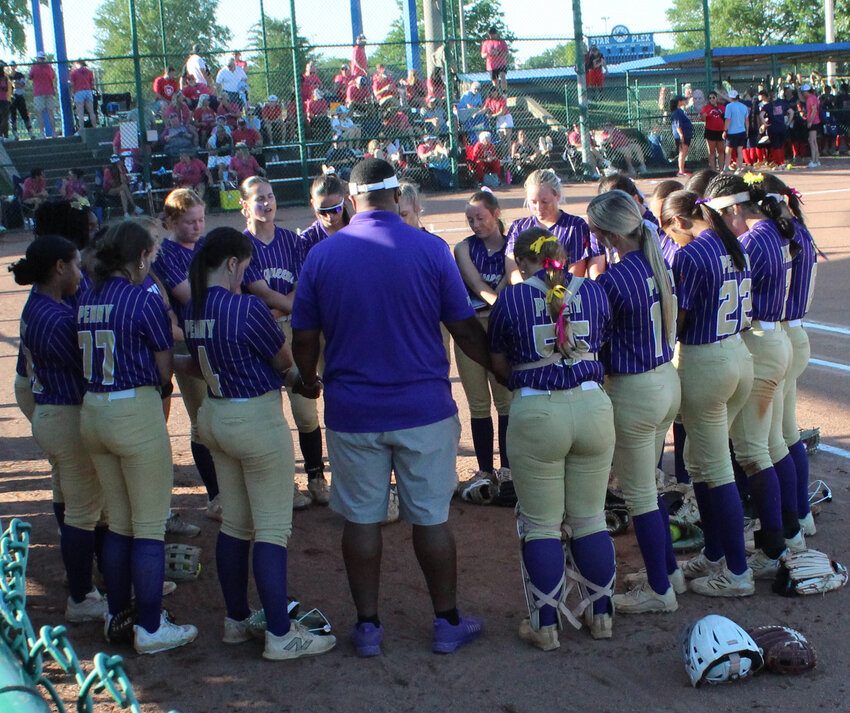 The Viqueens were unable to score any runs despite recording six hits against Liberty Creek. They will attempt to stave off elimination on Thursday morning against Westview at 9:00 a.m.