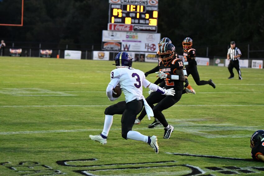 Charles Haskins (3) finished with 3 catches for 119 yards and 1 TD on Friday.