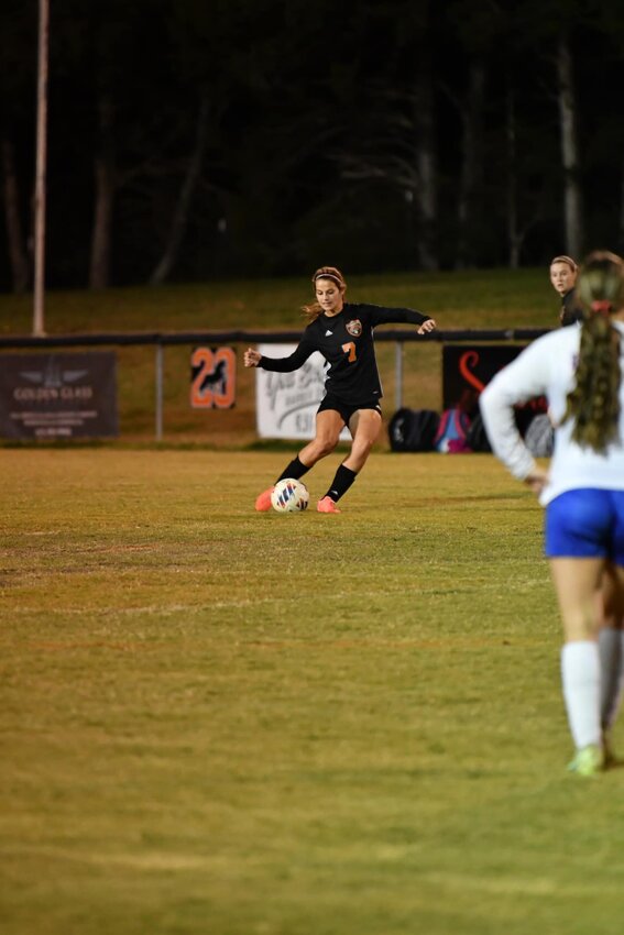 Kelsey Shatley (7) scored the lone goal of the Region Championship in the first half