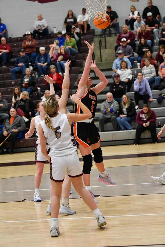 Sophie Ray (5) goes up for 2 of her 14 points on Tuesday.