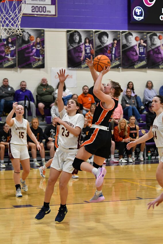 Sophie Ray (5) lays in two of her 16 points in the 4Q of the D9-AA title game.
