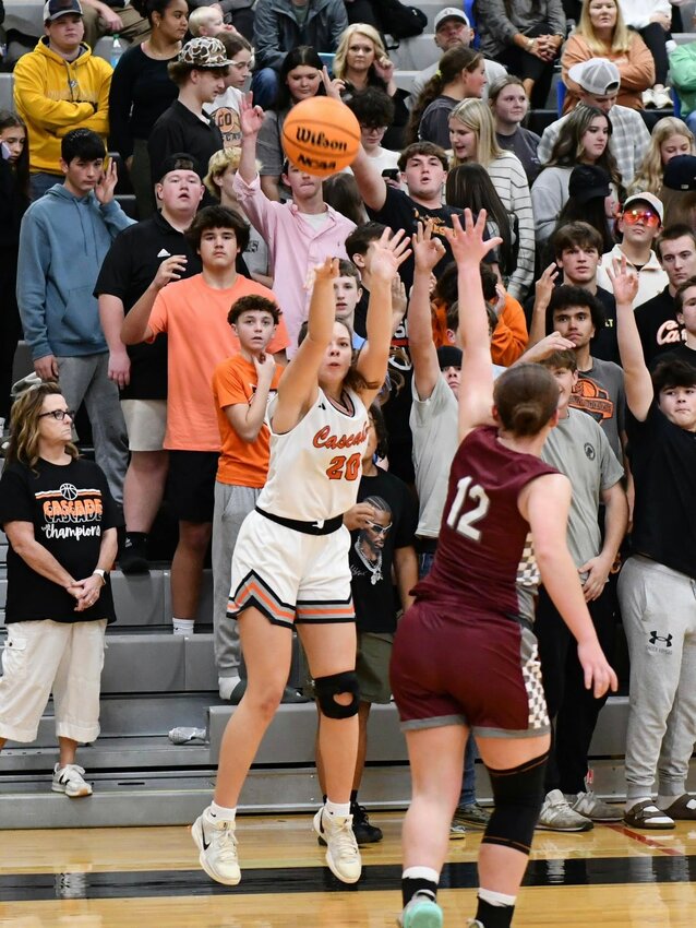 Jade Tolar (20) scored a career-high 10 points in Friday's win vs Eagleville.