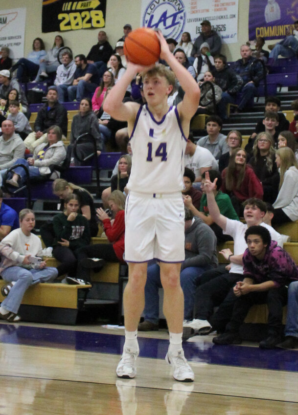 Community's Josh Powers (14) scored 10 points in the first meeting against Cascade on Jan. 13 in Unionville. Powers is averaging 9.8 PPG in four district games this season.