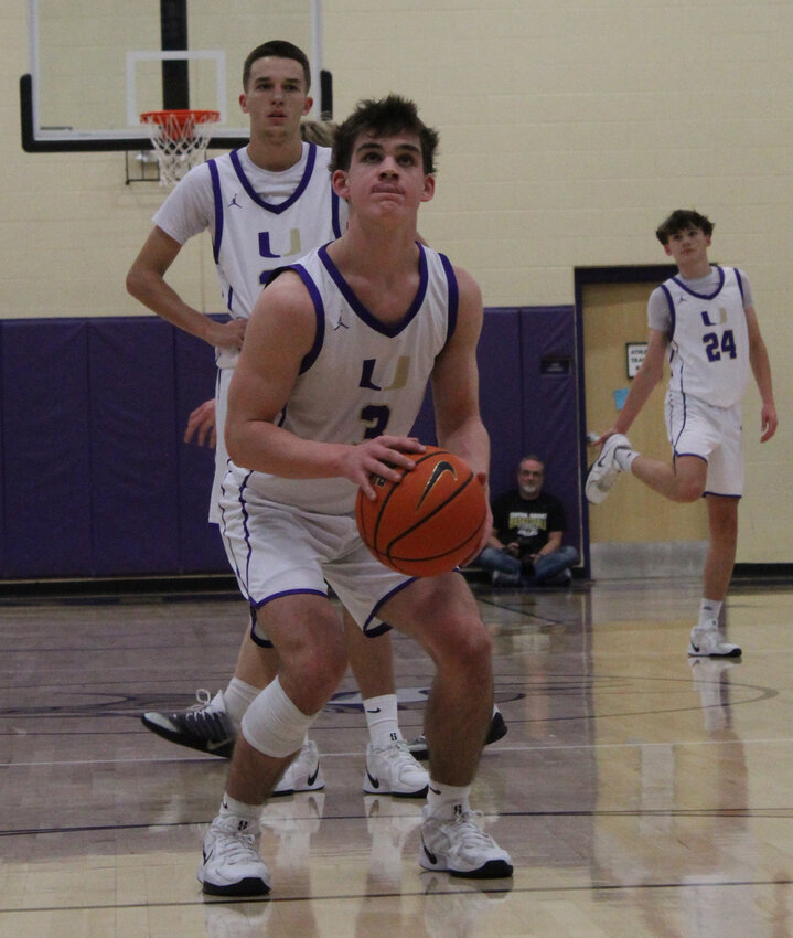 Charlie Haskins (3) surpassed the 30-point mark once again this season, finishing with a game-high 32 points for the Vikings in Tuesday's loss to Cascade.