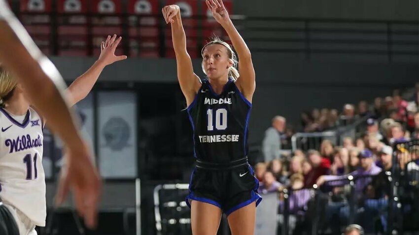 MTSU's Jalynn Gregory (10) scored a game-high 18 points, shooting 5/13 from the field while also pulling down six rebounds against Kansas State