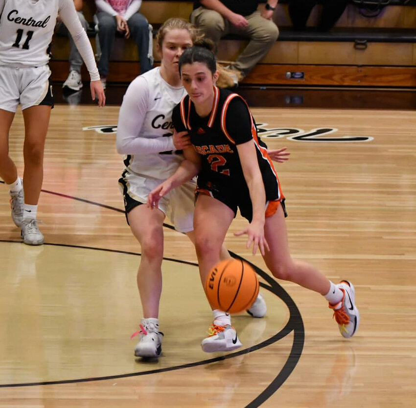 Caroline Parker (2) continued her strong run of games, scoring a team-high 16 points in Monday's loss at Central Magnet.