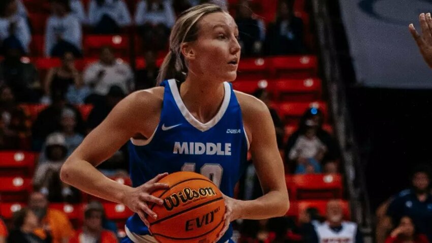 Jalyn Gregory (10) led the Blue Raiders with 20 points on six made three-pointers in MTSU's 22-point win in El Paso on Saturday.
