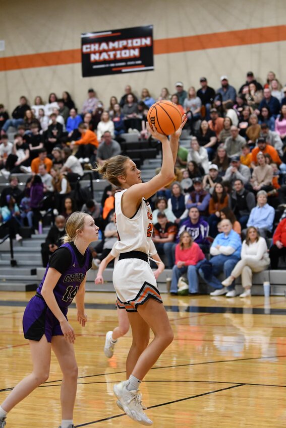 Kaegan Young (22) finished with an 11-point, 13-rebound double-double while also swiping four steals and dishing out a pair of assists. She scored nine of her 11 points in the second half to close out the Lady Yellow Jackets on Friday night.