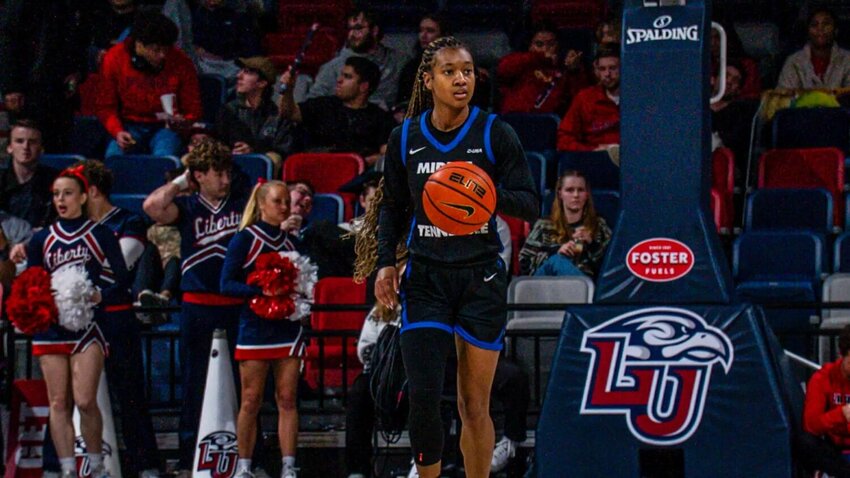 Courtney Blakely (1) scored 11 points in Thursday's loss.