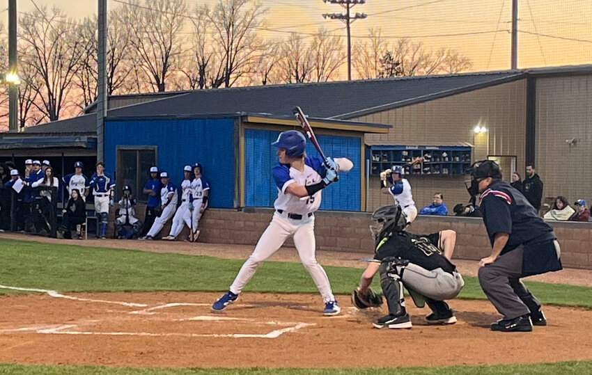 Stephen Bobo (15) went 2-3 at the plate with a home run and an RBI double in Monday's win.
