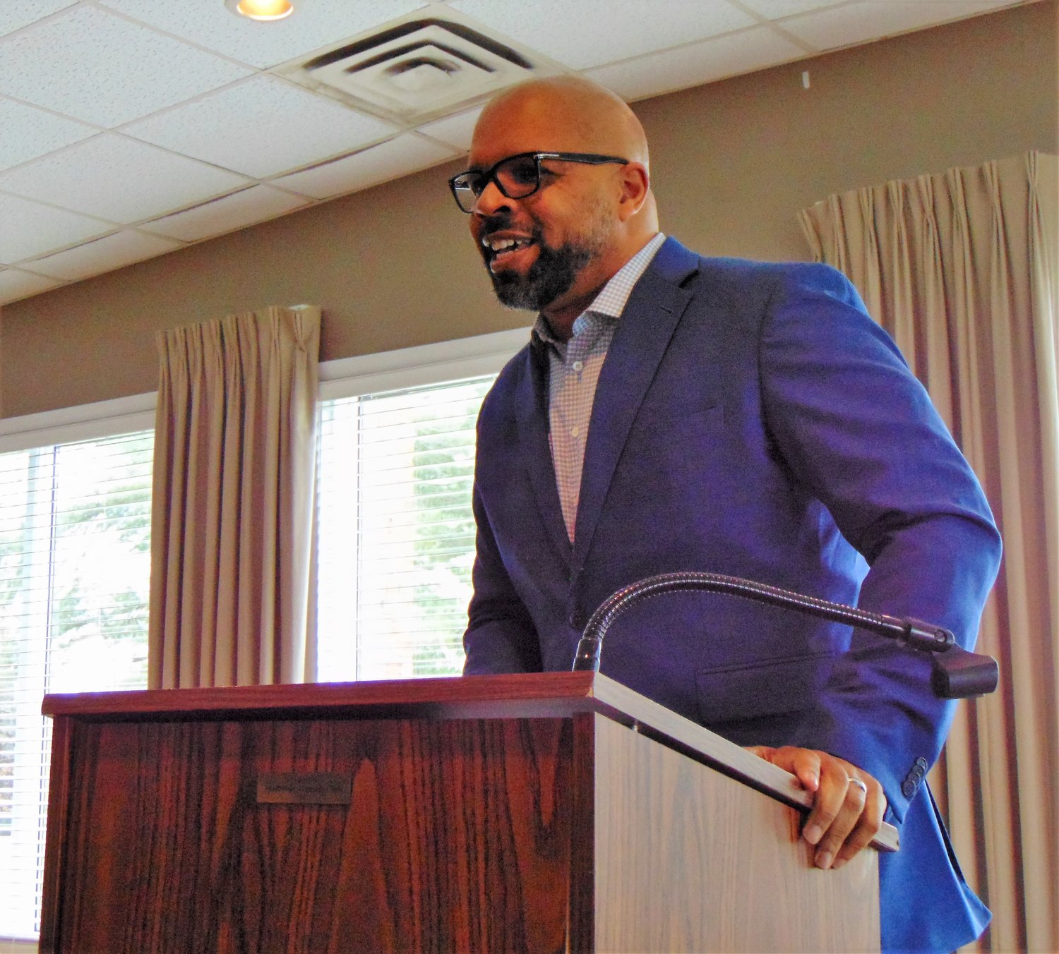 Weaver talks investing, management - Shelbyville Times-Gazette