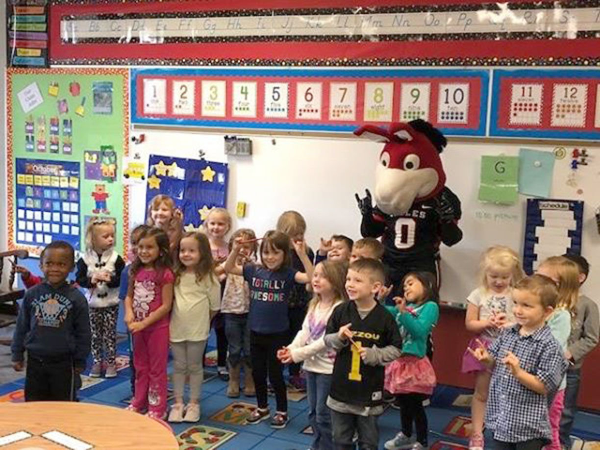 UCM Literacy Team visits Ridge View Elementary StarJournal