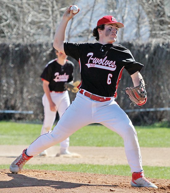 T-wolves top Mesabi East 17-11 - Vimarsana News