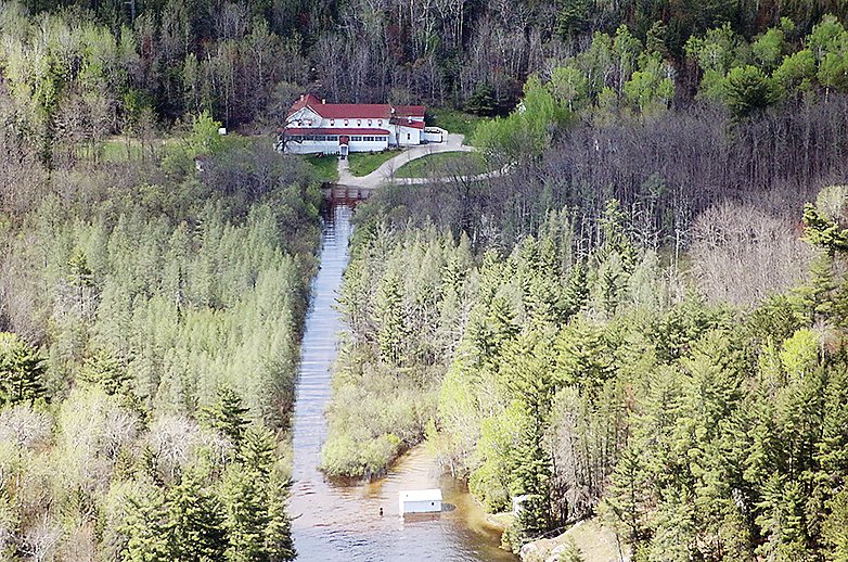 High water makes Kettle Falls Hotel an island - Vimarsana News