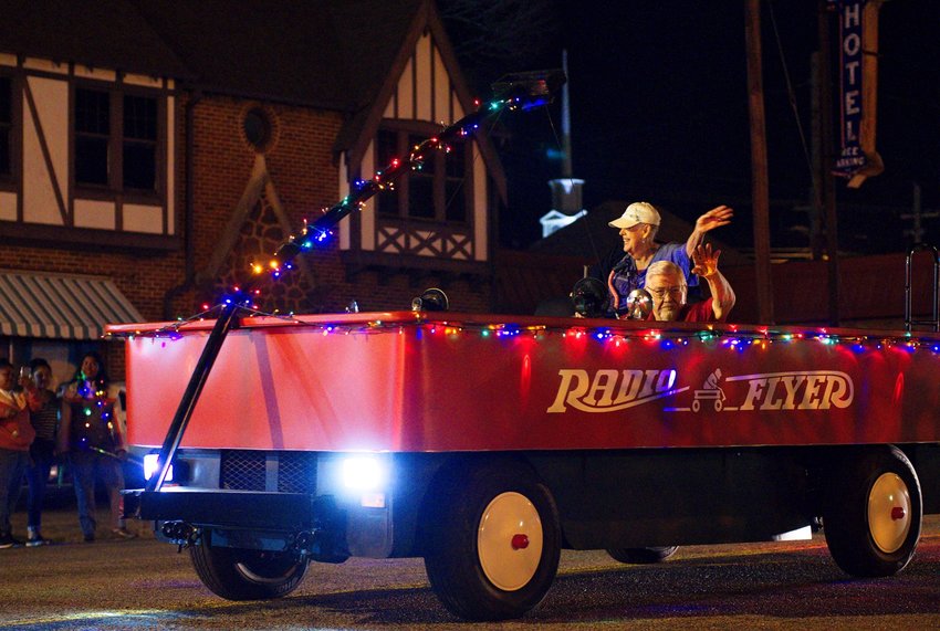 Among the parade contest winners was Richard Sparks’ Radio Flyer, which won the Judges’ Choice Award.